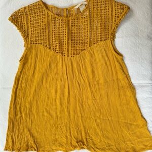 H&M Crepe Swing Top. Size 4
